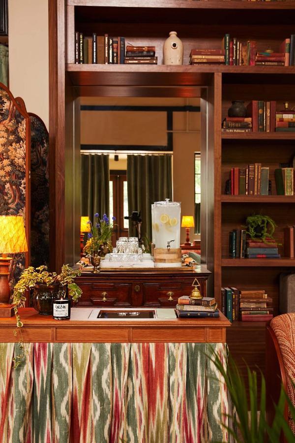 Berkshires Untold Hotel Lenox Bagian luar foto